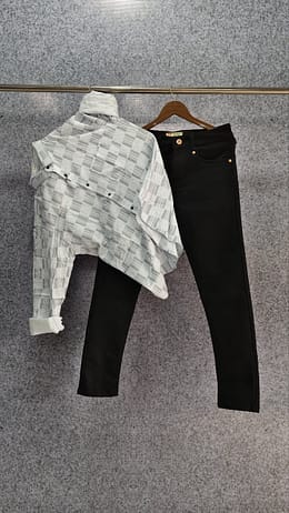 HEAVY SHIRT AND JEANS COMBO